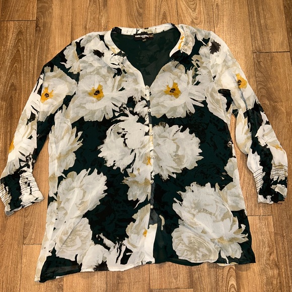 Karl Lagerfeld Tops - KARL LAGERFELD Button Front Floral Blouse | Size Medium